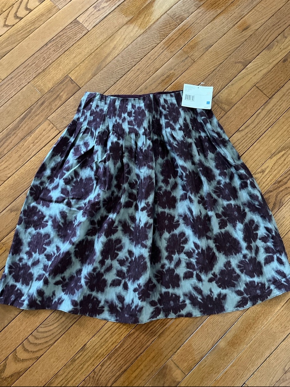 NWT Liz Claiborne silk pleated skirt